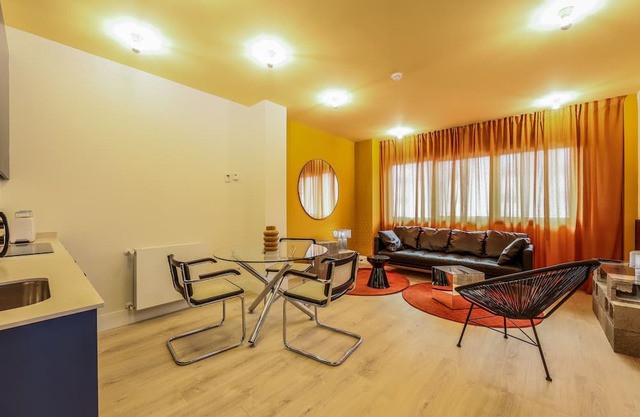 Moderno apartamento cerca del Palacio Real 06