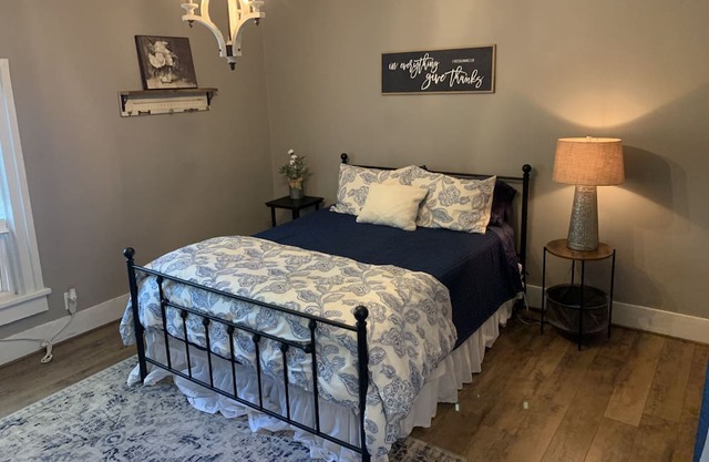 Cozy 1 bedroom in Vintage Ionia