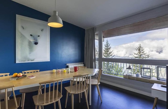 50m from resort center, 8th floor, balcony, tv, ski locker, 54m², Les Arcs
