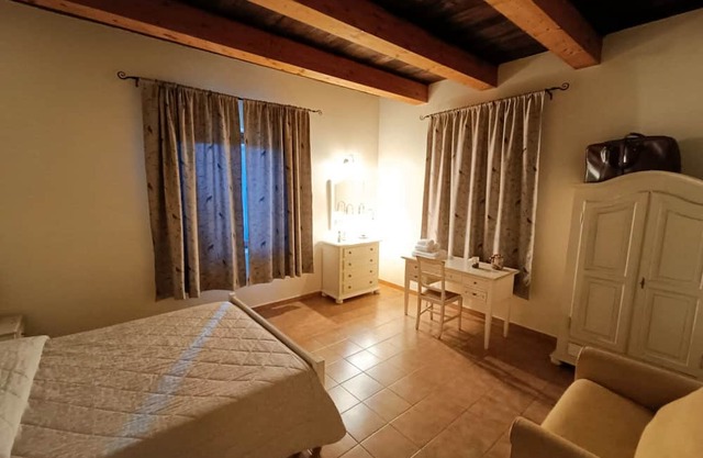 Apartamento 'Tenuta Marchesi Fezia - 1' con piscina compartida, Wi-Fi y aire acondicionado