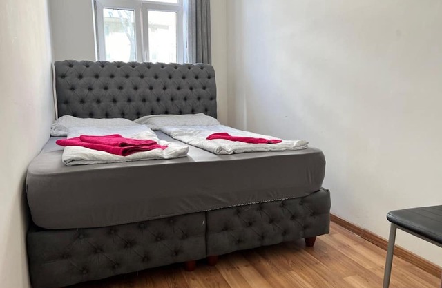 Beautiful Room in Modern Flat – Simmering Area