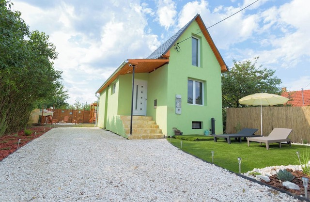 Luxury vacation home with hot tub and garden. Rural location - Pet friendly!