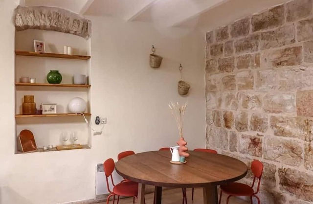 3-bedroom Oasis in Jerusalem with Outdoor Space