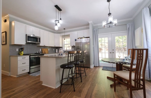 Enchanting spacious and comfortable newly renovated house near Chapel Hill.