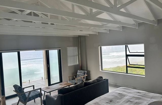 4-bedroom Beachside house in Garden Route District