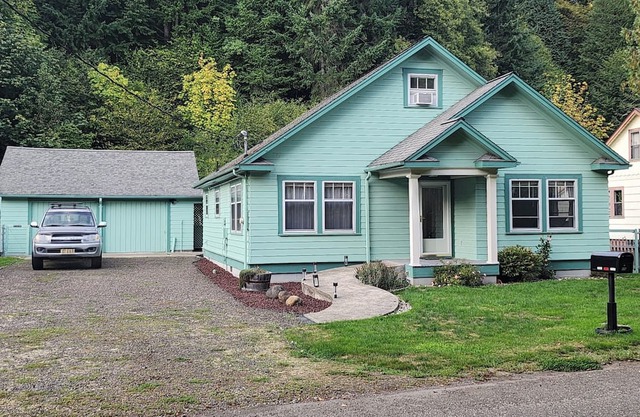 Family Friendly Hood Canal Getaway - 3 BD/2 BA Sleeps 6