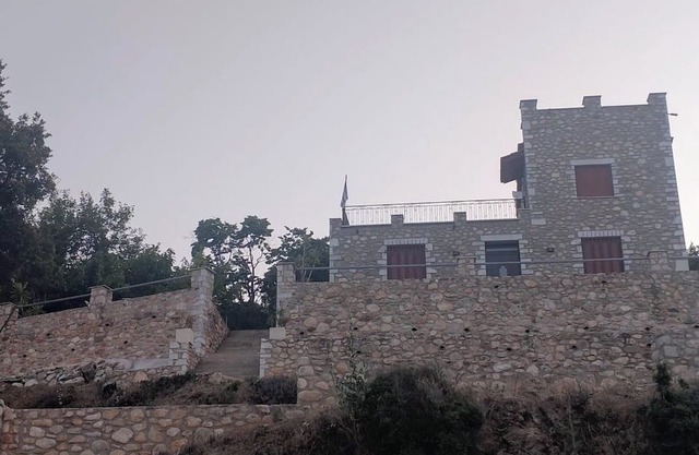 Mountain Tower House close to Sparta, Mystras and Mani! Pet friendly