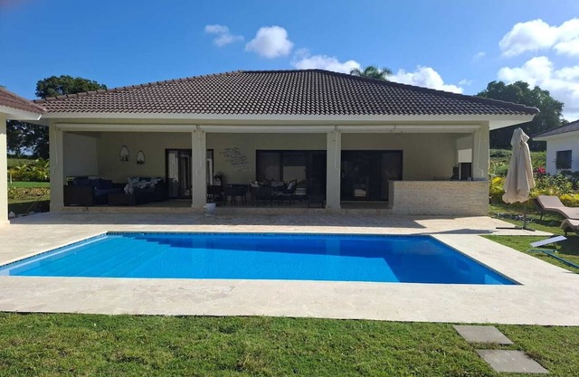 5 bedrooms luxury villa in Hispañola residential/Sosua