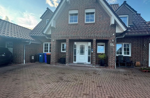 For families with bikes - close to the beach and the city, but not in the hustle and bustle