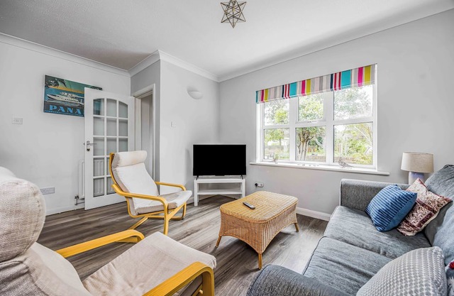 West Wittering Family Cottage | Pass the Keys