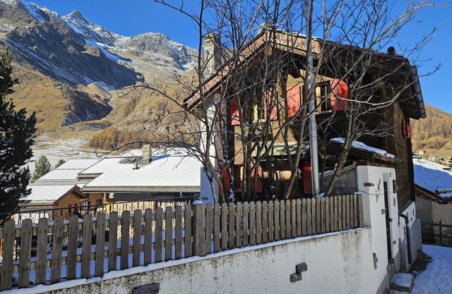 Charming chalet Le Camee right next to the sports field