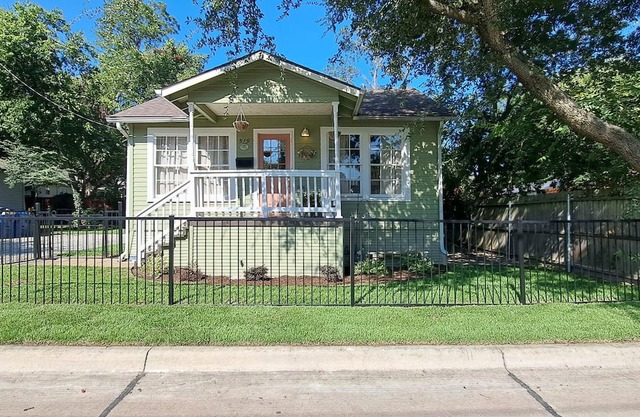 Charming 3-bedroom cottage in McKinney with A/C three blocks from the square.