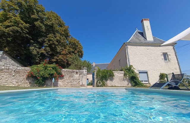 Casa rural con piscina climatizada y wifi en Touraine