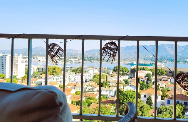 Elegant renovated apartment - terrace, sea view and nearby beaches