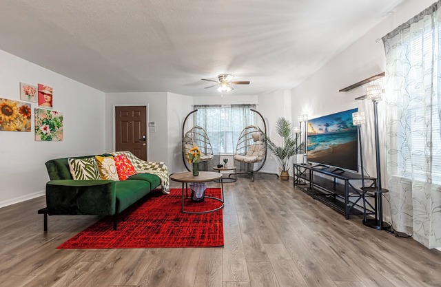 Spacious Family Retreat Near Lackland AFB