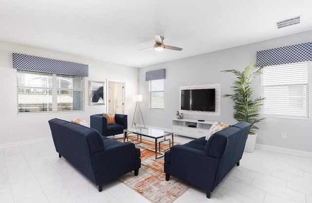 Relaxing 6 Bed Pool Home with Game Room-9038SD