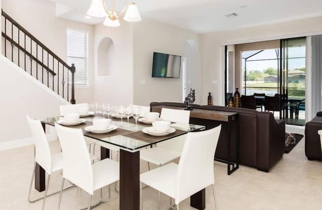 Modern 4 Bed Pool Home Balmoral Resort-4SLTSFP2