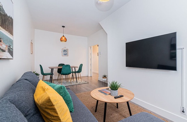 🌟 Modern vibrant with Parking – 2BR and confort