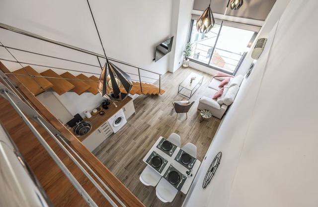 Duplex lujoso en barrio tranquilo