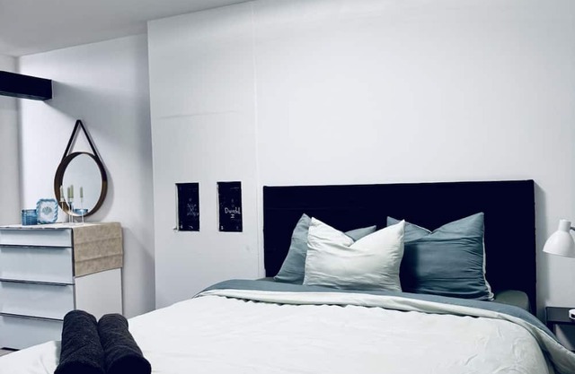 2BR&1LR Apt. Suitable for 5P, Peaceful Stay