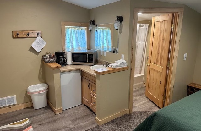 Palisades Cabin #1