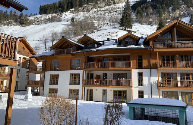 Acogedor apartamento para 6 personas con WIFI, piscina, TV, terraza y aparcamiento