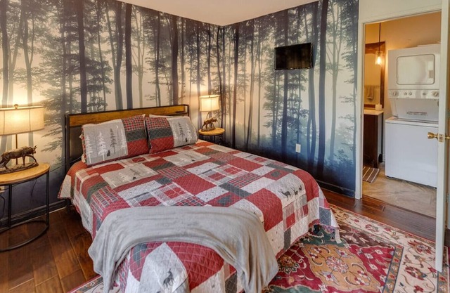 Updated Mountainside Condo