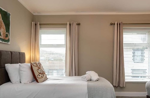 4 Bedrooms Sizeable for Contractors /Families