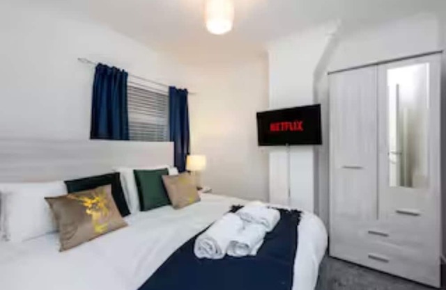 King Beds, Street Parking, Smart Tv's every room!