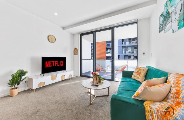 Warm 2 Bedroom apartment in Wolli Creek