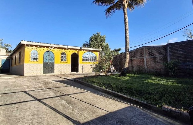 Charming house with WiFi in delightful Sonsonate