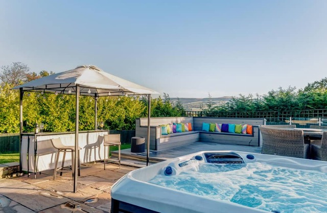 Woodland Retreat - 7 Bed / Hot Tub - Ideal for Hen Parties & Other Celebrations