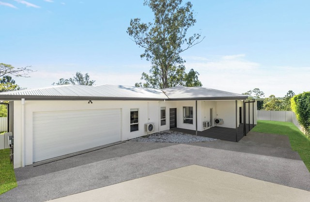 5 Guest 3 Bed,3 Bath Free Parking, wifi, patio