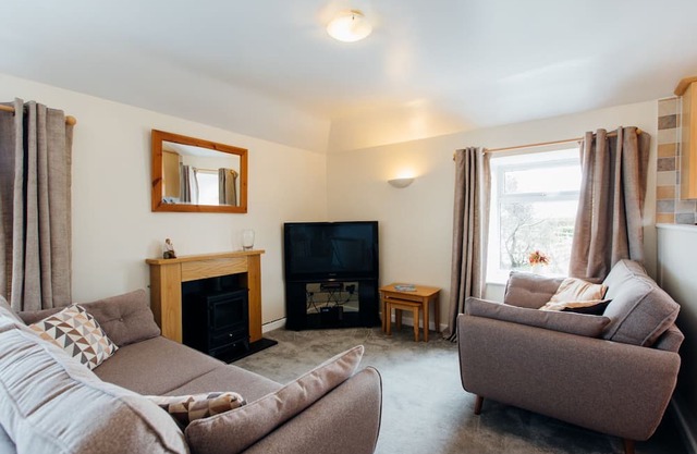 The Hayloft - sleeps 4 guests in 2 bedrooms