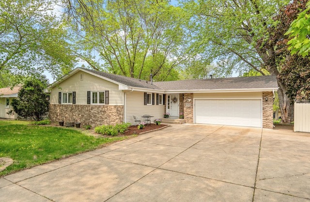 4-bedroom house in peaceful Minneapolis with AC, WiFi