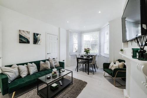Livestay-Stylish 2 Bedroom Apartment in Clapham