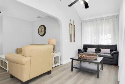Endless Summer 2bd 2ba with beautiful outdoors