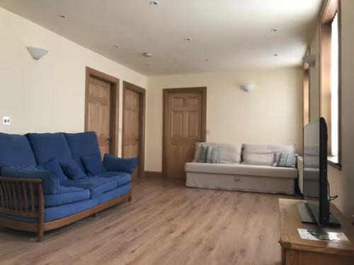 Luxury Flat, 20 Minutes by train from Edinburgh