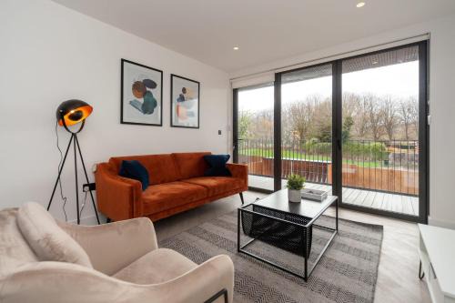 Modern 2 Bedroom Apartment in Wimbledon