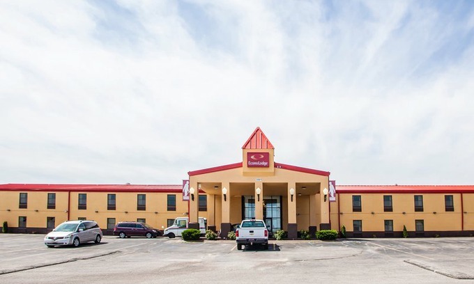Sedalia Hotel | Econo Lodge Truman Inn