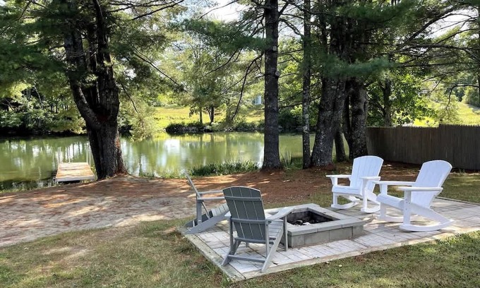 Belgrade Cabaña | Cozy Cottage on Ellis Pond-Cabin #2 at Kozy Cove