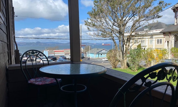 Astoria Apartamento | Historic Downtown Riverview Flat, No. 2