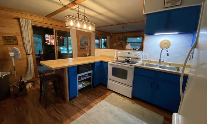 Chetek Casa | Come join us at the Nut Hut!