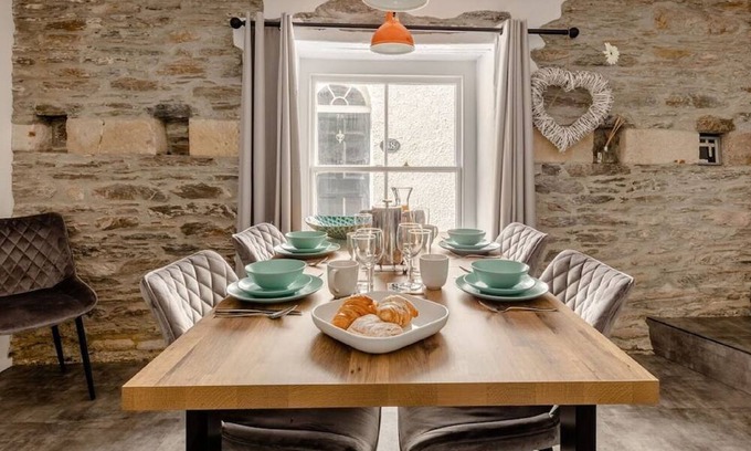 Mevagissey Casa | Stunning private villa for 6 guests with TV and pets allowed