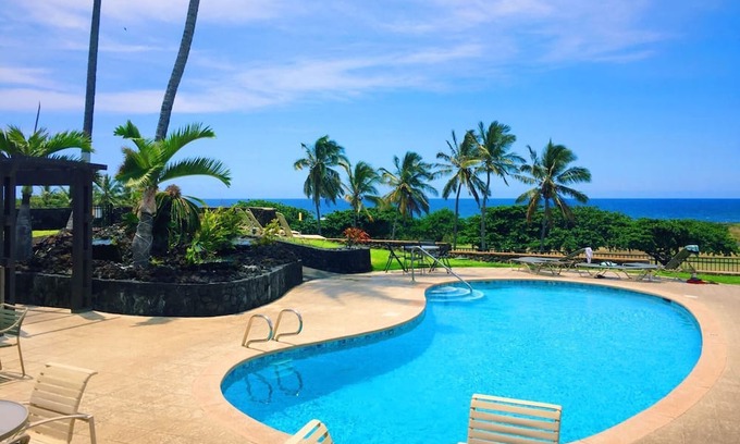 Punaluu Casa | #26 1 King Bed/1 Bath with Sofa Sleeper and Ocean View