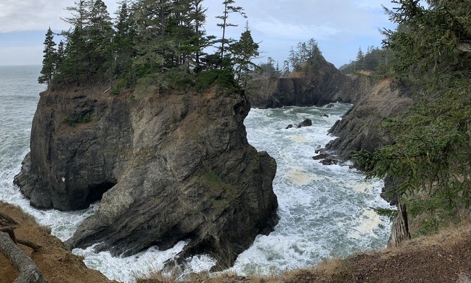 Brookings Casa | Easy Living Oregon Coast Townhome - Ocean View!