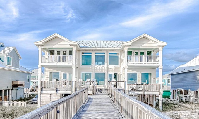 Morgantown Casa | Beachfront - Dogs OK - Pools and Tennis/Pickleball