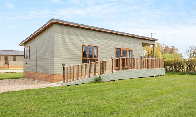 Wisbech Cabina | 1 bedroom accommodation in Three Holes, Nr Downham Market
