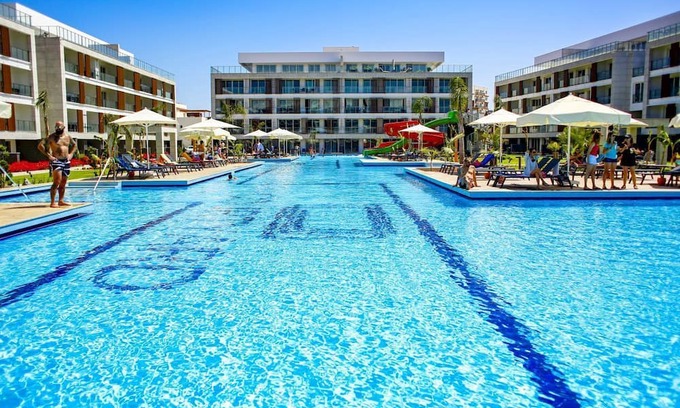 Trikomo Apartamento | Studio Flat w Shared Pool 4 min to Beach in Iskele