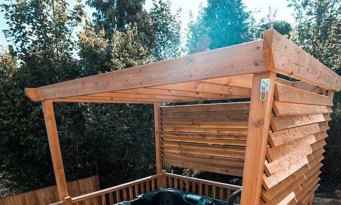 Chatham Casa | Luxury Renovated Bungalow with Hot Tub